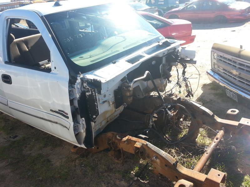 2004 Chevrolet 2500 Silverado Pickup Misc. Engine Part