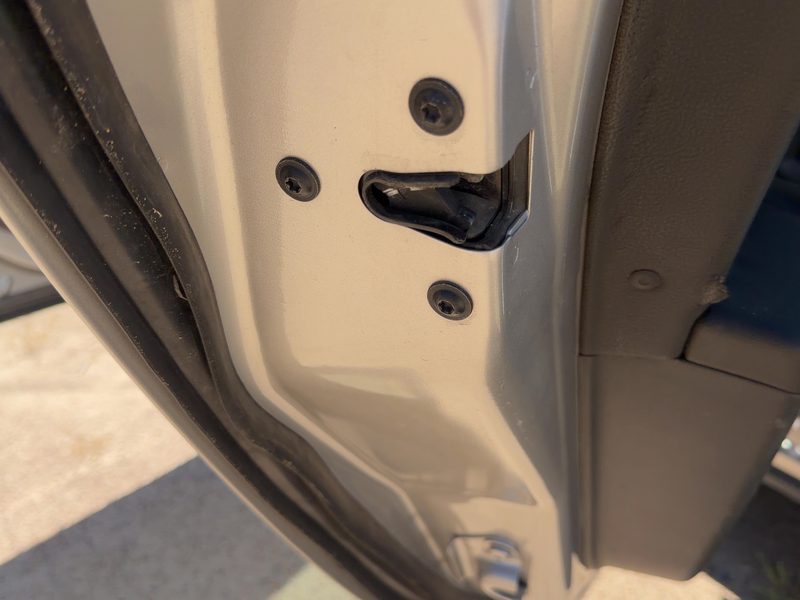 2005-2006 Pontiac G6 Rear Door Latch LH