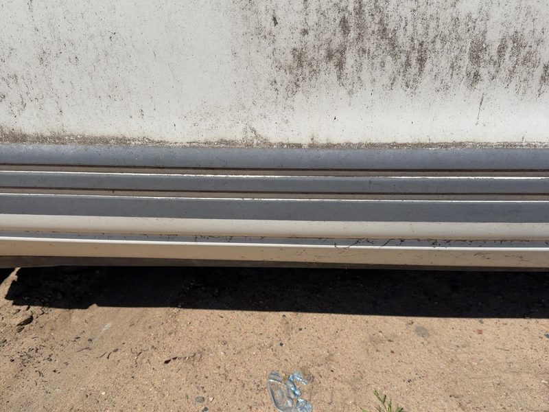 1993 Oldsmobile Eighty-eight (80 & Up) Front Door Moulding LH