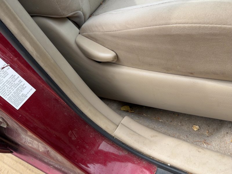 2005 Toyota Prius Seat Track RH