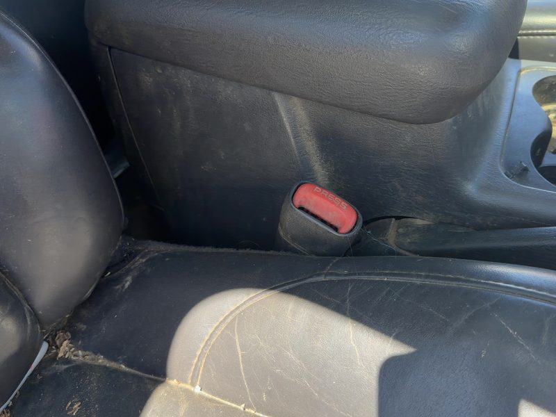 2000-2004 Jeep Grand Cherokee Front Seat Belt RH
