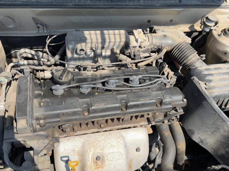 2001-2003 Hyundai Elantra Cylinder Head