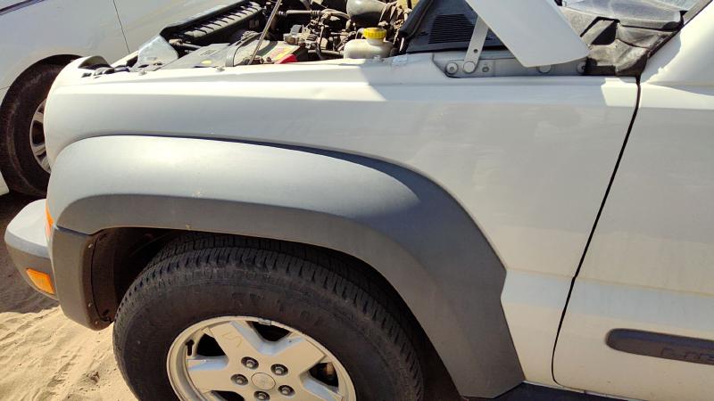 2005-2007 Jeep Liberty Fender LH