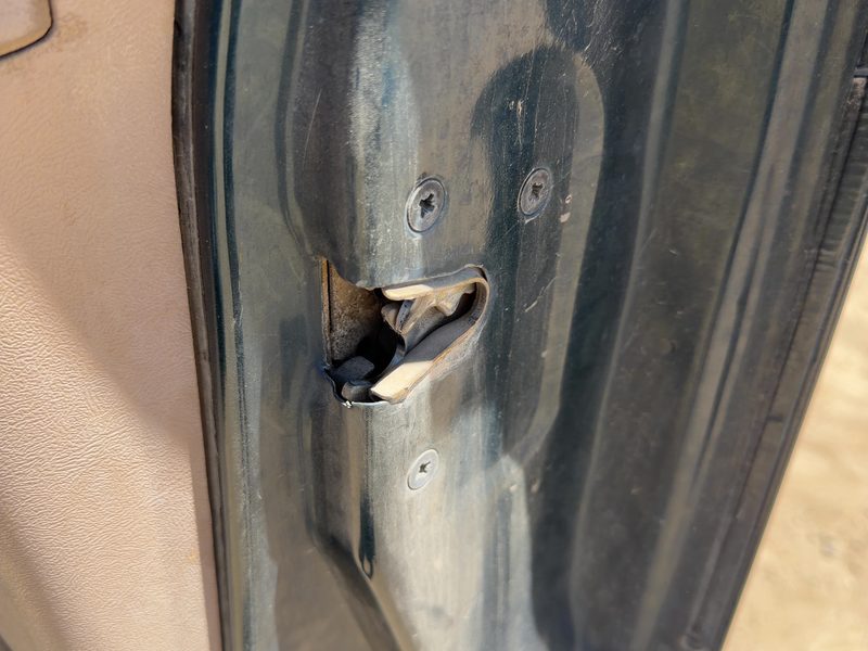 1994 Explorer Front Door Latch RH
