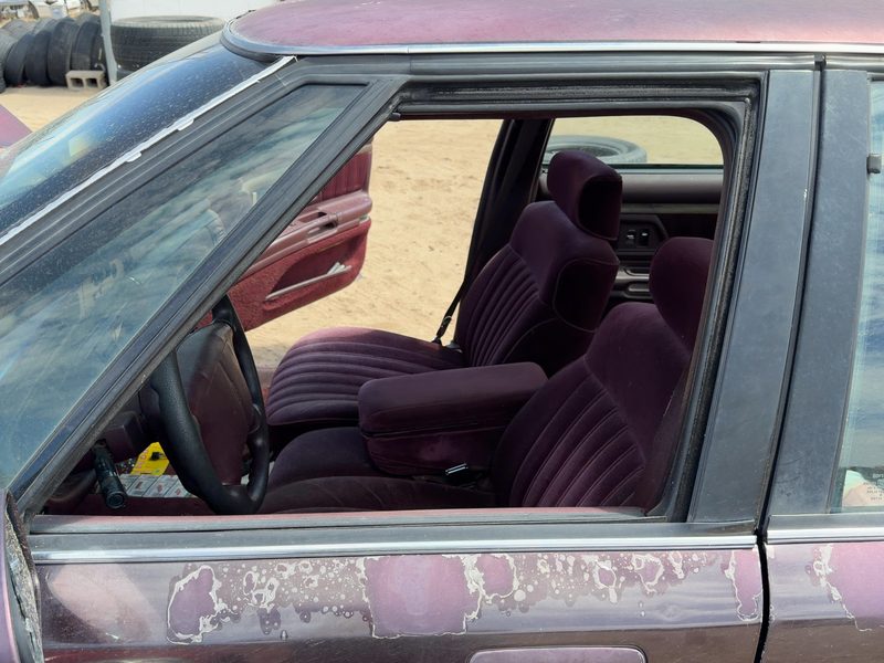 1992-1999 Oldsmobile Eighty-eight (80 & Up) Front Door Glass/Window LH