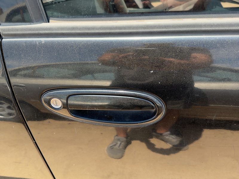 1998 Nissan Maxima Outside Door Handle RH