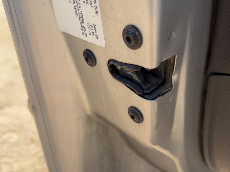 2005-2010 Pontiac G6 Front Door Latch LH