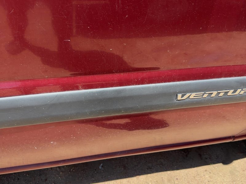 1997-2005 Chevrolet Venture Front Door Moulding RH