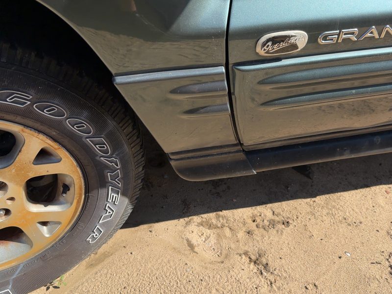 1999-2004 Jeep Grand Cherokee Fender Moulding LH