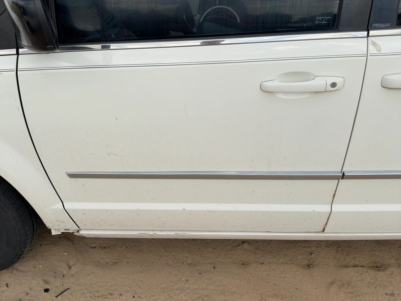 2008-2020 Chrysler Town & Country Front Door LH