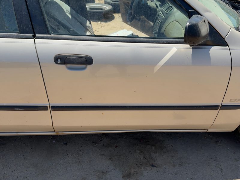1999-2003 Mazda Protege Front Door RH