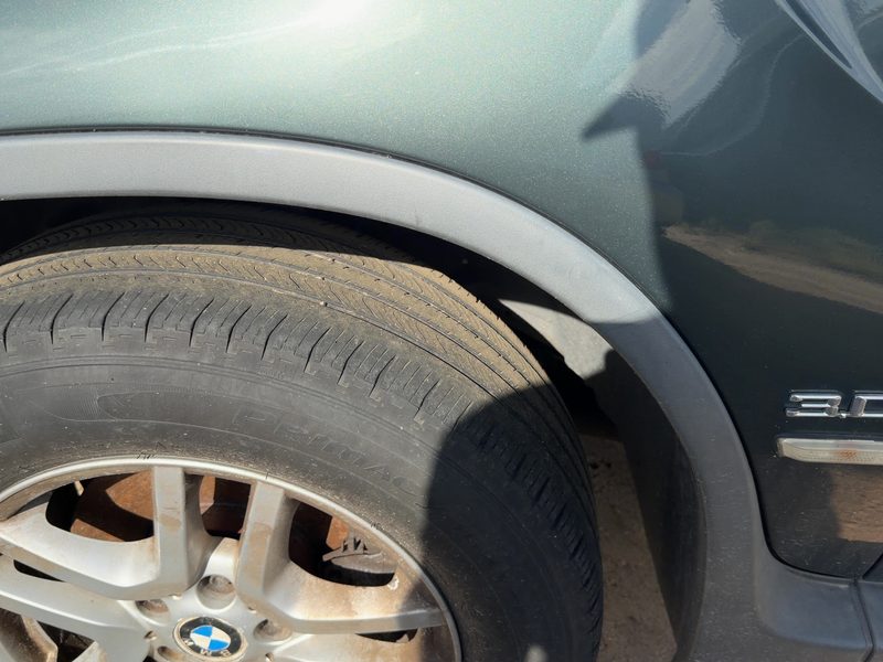 2000-2006 BMW X5 Fender Flare LH