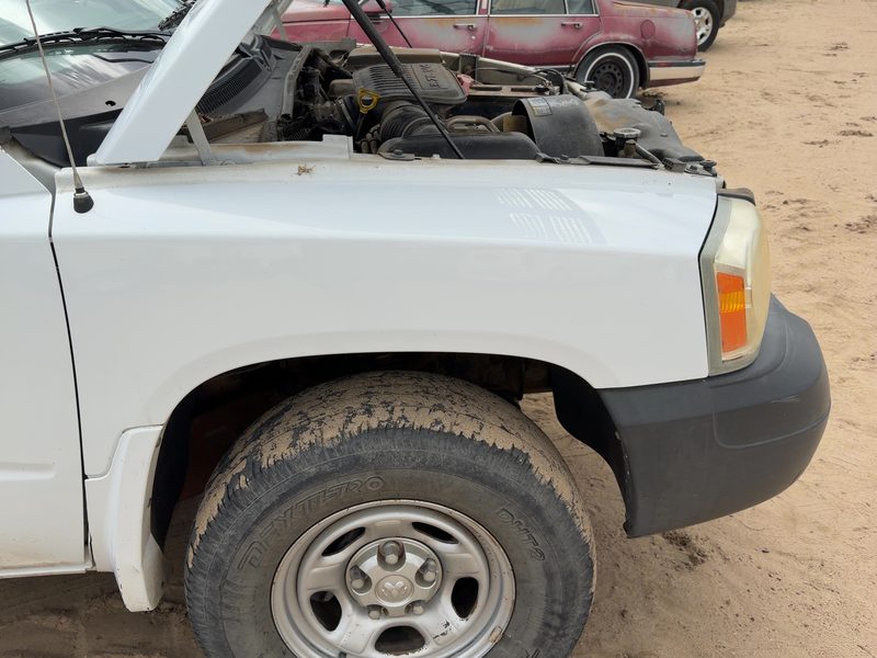 2005-2007 Dodge Dakota (mid-size) Fender RH