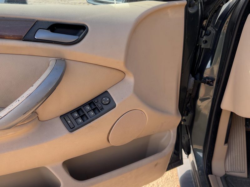 2000-2006 BMW X5 Front Door Trim Panel LH