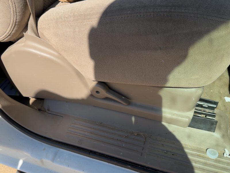 2005 Chevrolet 2500 Silverado Pickup Seat Track RH