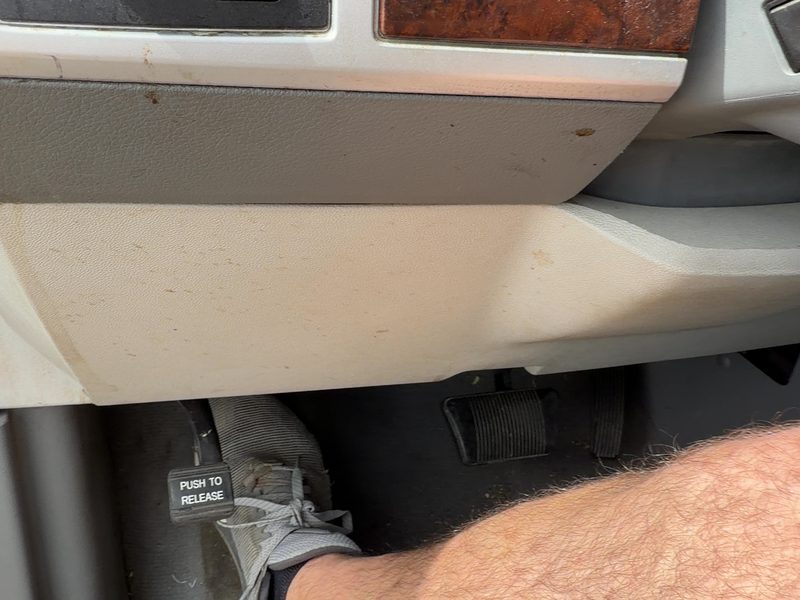 2008-2010 Chrysler Town & Country Dash Panel