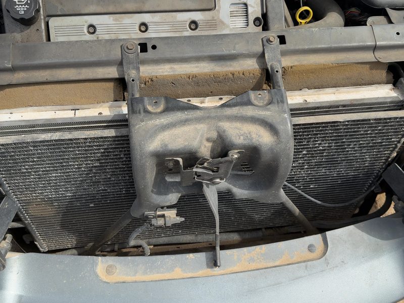 1997-2005 Cadillac Seville Radiator Support