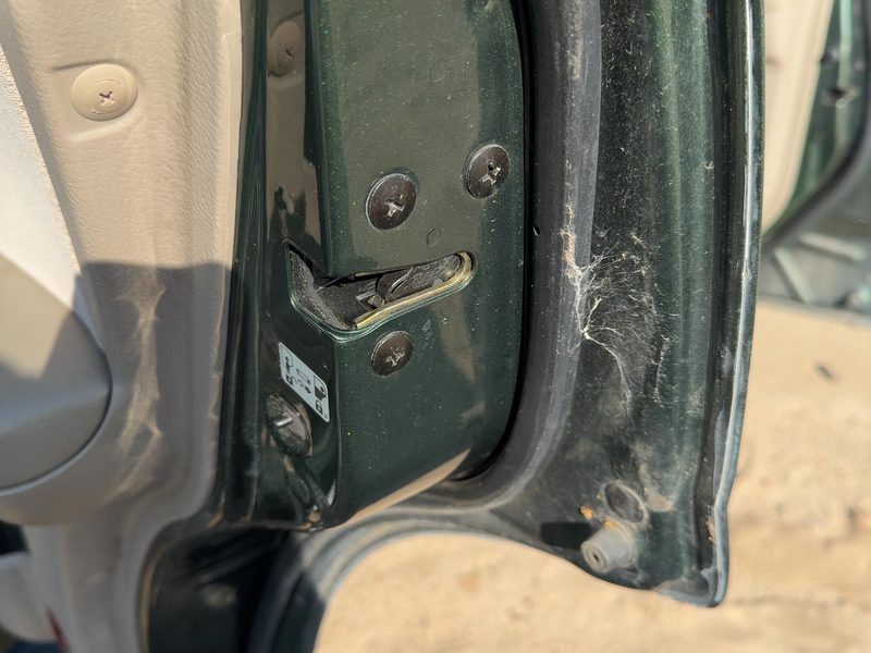 2003-2009 Kia Sorento Rear Door Latch RH