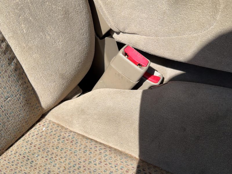 2003-2007 Chevrolet 2500 Silverado Pickup Front Seat Belt RH
