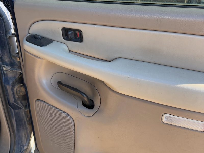 2003 Chevy/gmc Suburban 1500 Series Rear Door Trim Panel RH