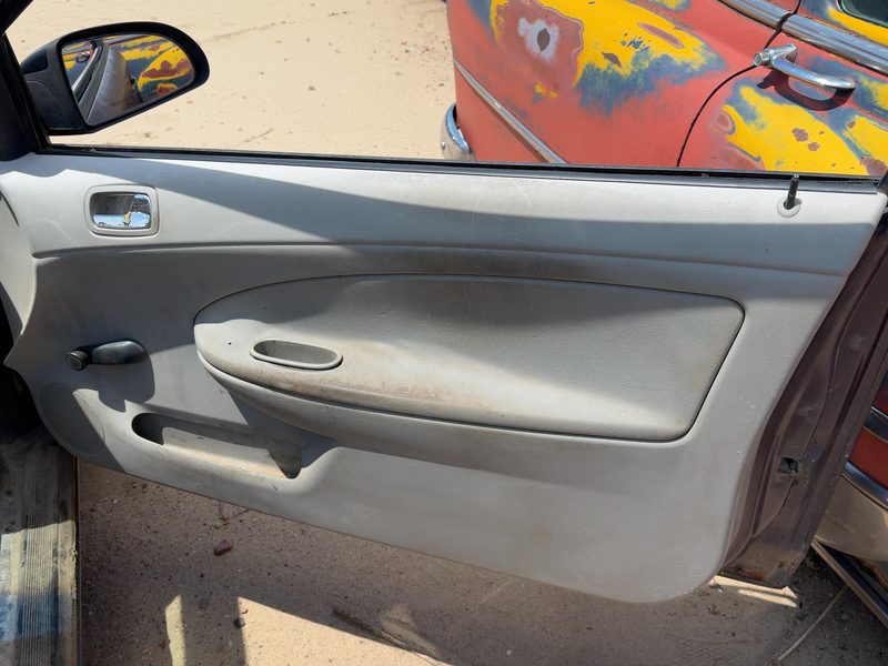 2005-2010 Chevrolet Cobalt Front Door Trim Panel RH