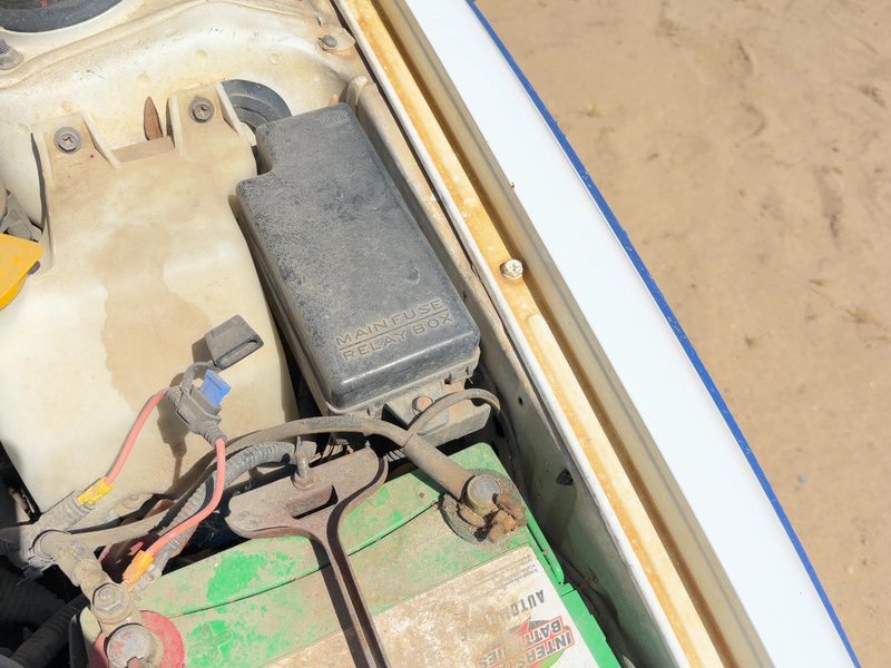 1994 Subaru Legacy/ Outback Engine Fuse Box
