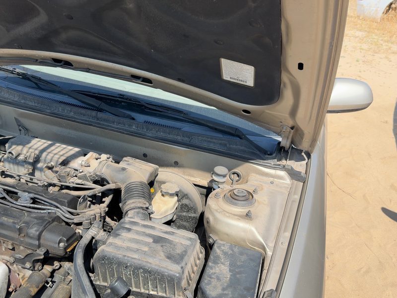 2002 Hyundai Elantra Hood Hinge RH
