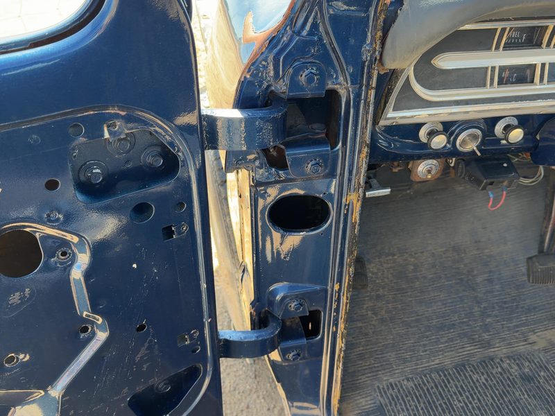 1972-2067 Ford Pickup F250 Series Front Door Hinge LH