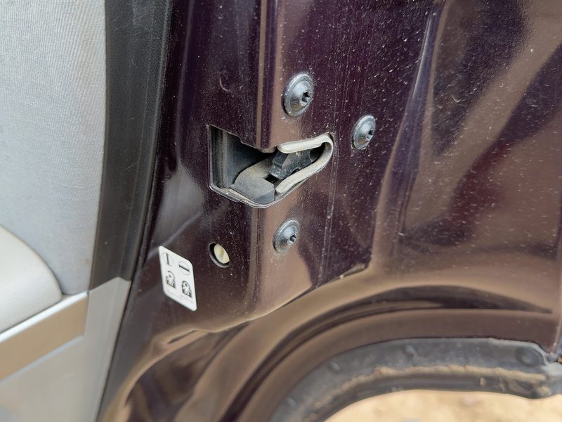 2005-2008 Chevrolet Equinox Rear Door Latch RH
