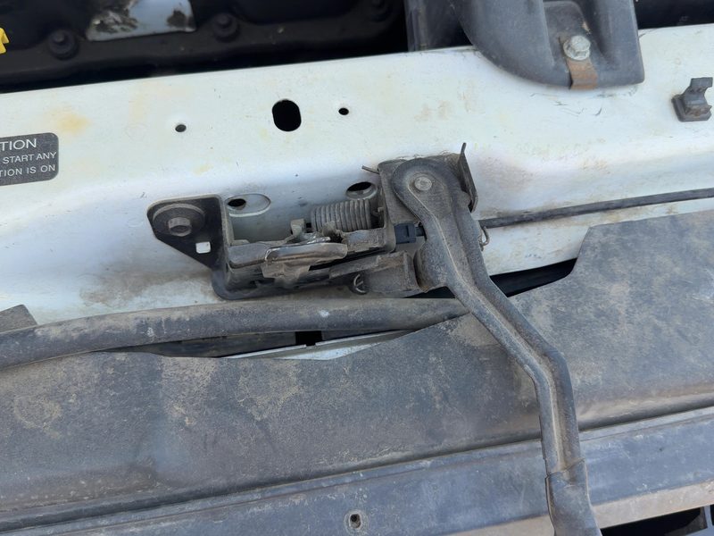 1996-2000 Chrysler Town & Country Radiator Support