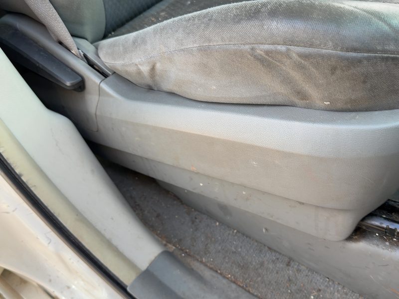 2010 Chrysler Town & Country Seat Track RH