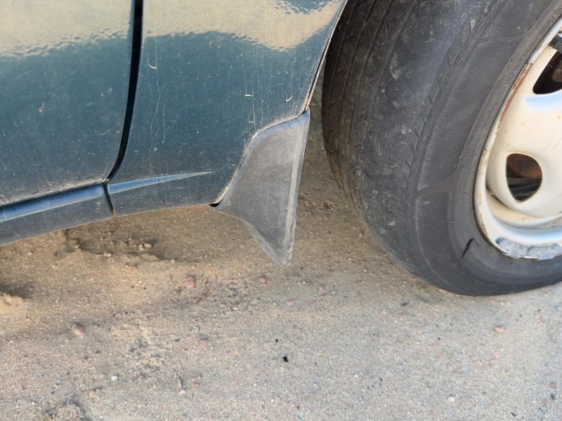 1998-2002 Toyota Corolla (also See FX 87-88) Fender Moulding RH