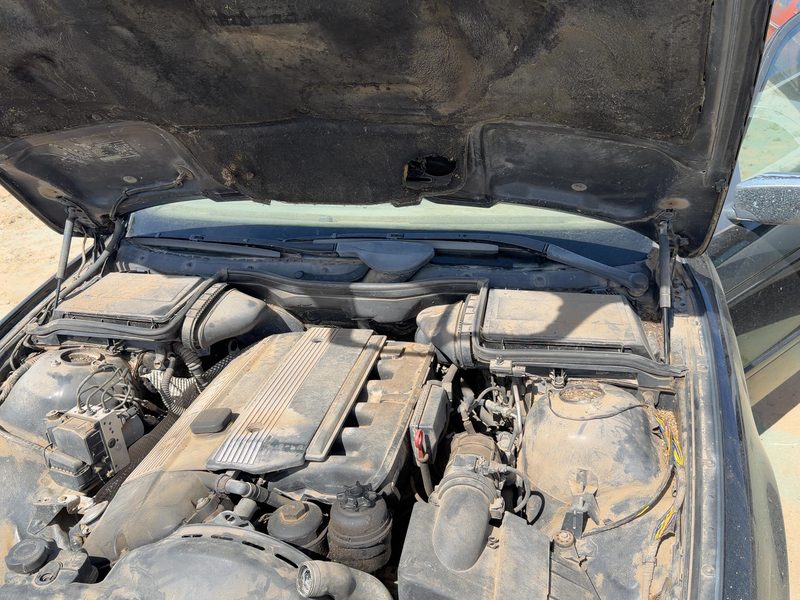 2001 BMW 530i Hood Hinge RH