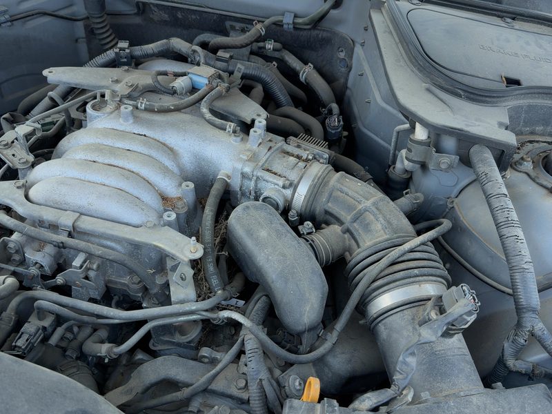 2003-2005 Infiniti FX Series Cylinder Head