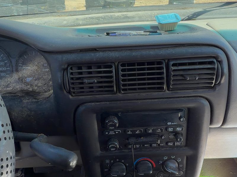2000 Chevrolet Venture Dash Panel
