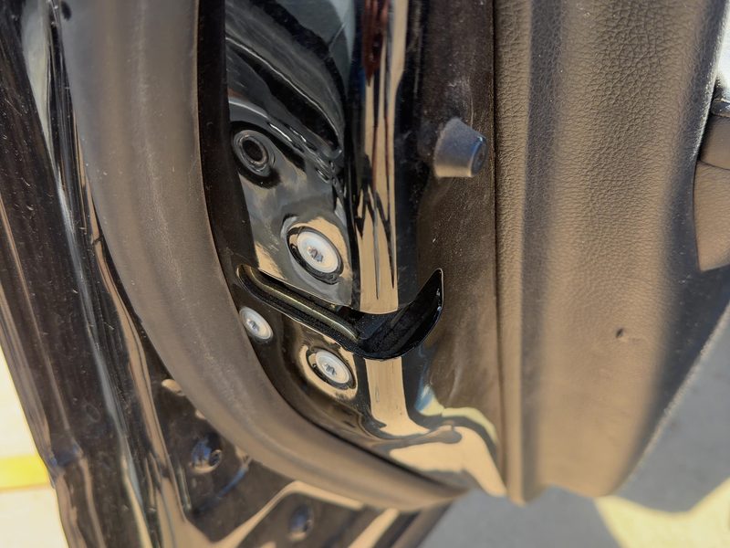 2006-2010 Infiniti M35 Front Door Latch LH