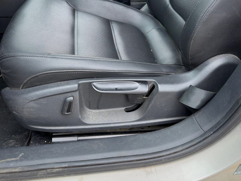 2014 Jetta Except Gli Seat Track LH