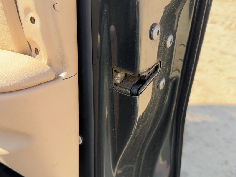 2000-2006 BMW X5 Front Door Latch RH