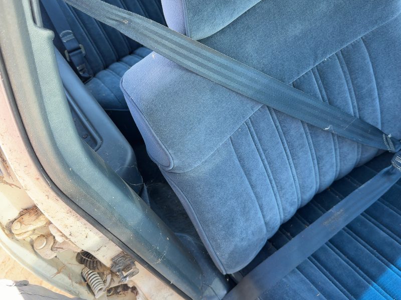 1993 Oldsmobile Eighty-eight (80 & Up) Front Seat Belt RH
