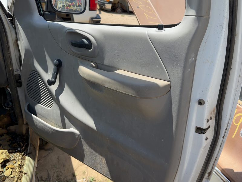 2000-2003 Ford Pickup F150 Series Front Door Trim Panel RH