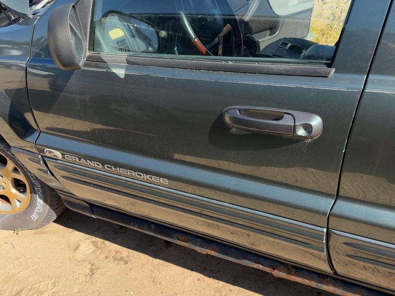 1999-2004 Jeep Grand Cherokee Front Door LH