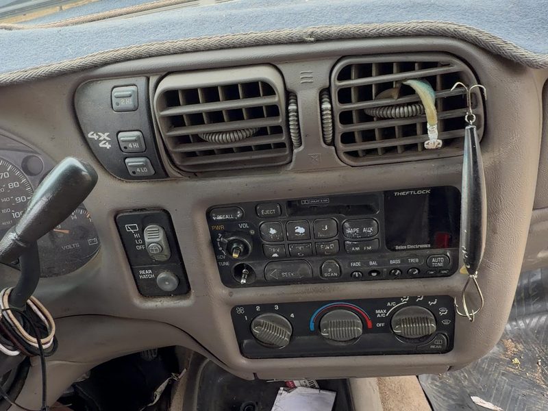 1998 Blazer S10/jimmy S15 Dash Panel
