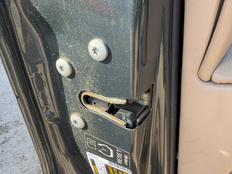 2000-2006 BMW X5 Front Door Latch LH