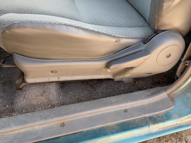 1995 Isuzu Rodeo Seat Track LH
