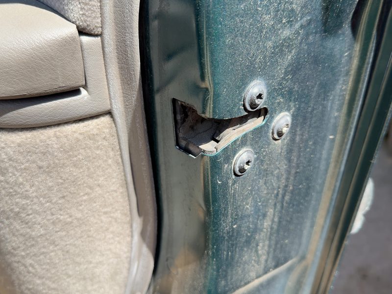 1993-2004 Lumina (also See Lumvan) Front Door Latch RH