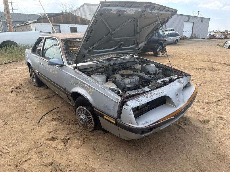 1984 Pontiac P2000 (82-84) Vehicle Unit Complt.