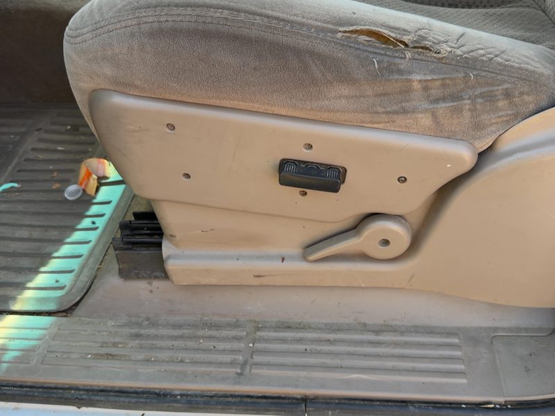 2005 Chevrolet 2500 Silverado Pickup Seat Track LH