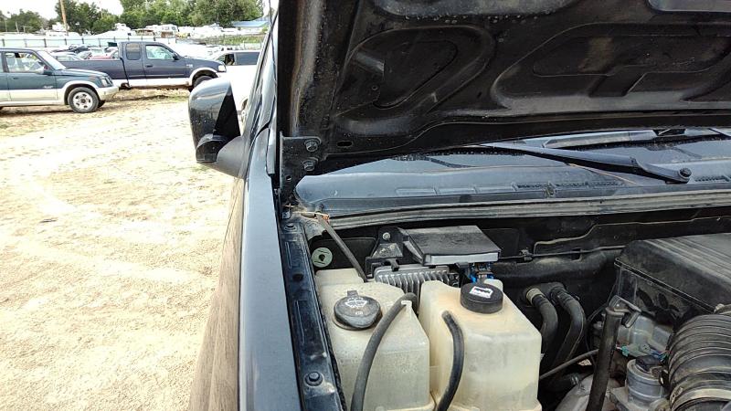 2004-2012 GMC Canyon Hood Hinge RH