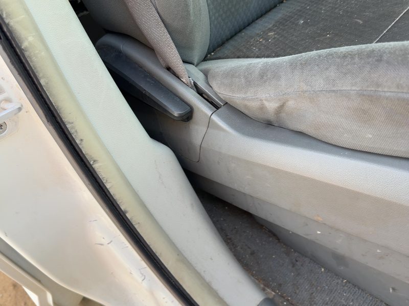2010 Chrysler Town & Country Seat Track RH