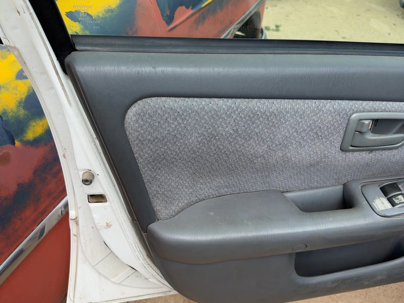 2000-2001 Toyota Camry Front Door Trim Panel LH